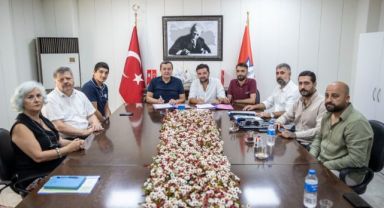 Konak’ta imzalar sokak emekçileri için atıldı