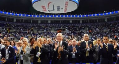 Atatürk Stadyumu önergesi ayakta alkışlandı
