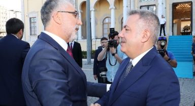 Bakan Işıkhan, İzmir Valiliğini ziyaret etti