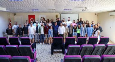 Başkan Tugay, gençlerle buluştu; 