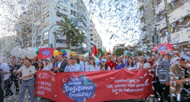 Bayraklı fuardaki yerini aldı