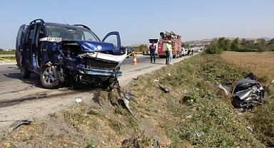 Çanakkale'de feci kaza: 2 ölü, 5 yaralı