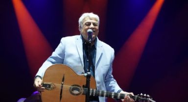 Çeşme’de Enrico Macias rüzgârı esti