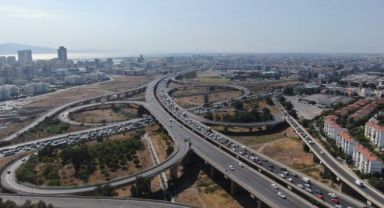 İzmir’de kilometrelerce TEKNOFEST kuyruğu