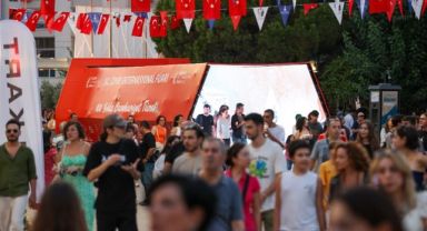 İzmirliler 92.İEF’de Ata’ya akın etti