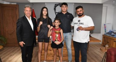 Minik şampiyondan Başkan İduğ’a ziyaret