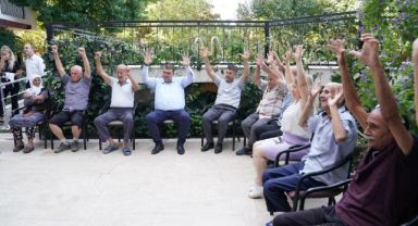Seferihisar Belediyesi’nden Alzheimer'a karşı pilates etkinliği