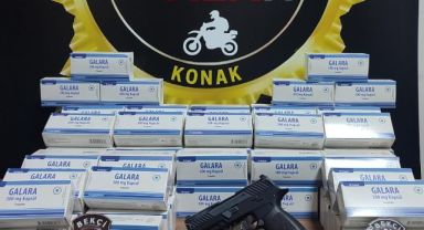 Şüphe üzerine durdurulan araçta binlerce sentetik hap çıktı