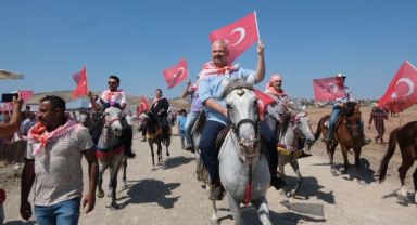 Türkiye'nin en iyi rahvan atları Menemen'de yarıştı