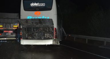 Yağmurda kayan yolcu otobüsüne arkadan gelen tır çarptı!