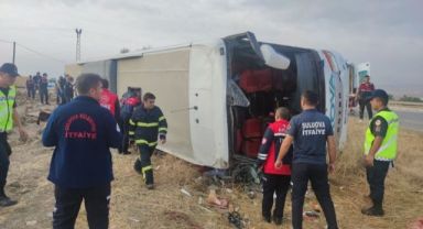 Yolcu otobüsü devrildi: 6 ölü, 33 yaralı