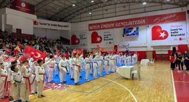 Bayraklı’da Cumhuriyet coşkusu sporla başladı!
