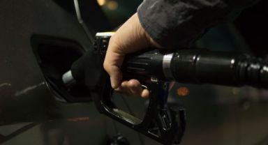 Benzine ikinci indirim mi geliyor ?