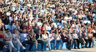 DEÜ'lü öğrenciler akademik yılın ilk dersini yaptı