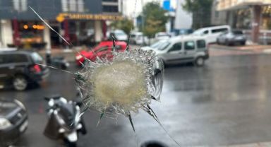İstanbul’da mağazaya çifte saldırı kamerada