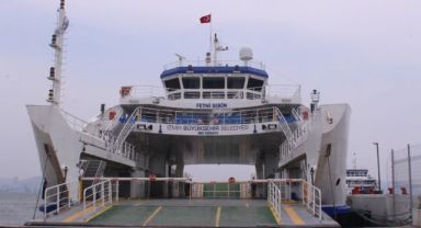 İzmir'de feribot seferleri iptal edildi