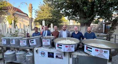 İzmir'de için yemek hayrı düzenlendi