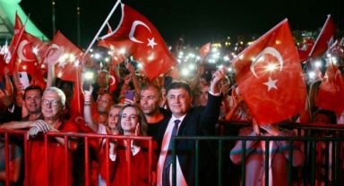 Karşıyaka’da tarihi 100. yıl şöleni!
