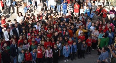 Menemen'de her öğrenciye 1000 tl destek