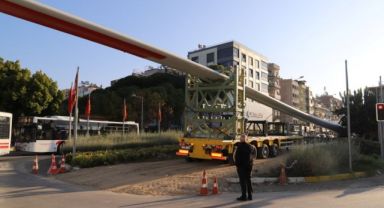 Ödemiş’te dev rüzgâr kanatları şehir merkezinden geçti; Başkan Eriş “çevre yolu” için çağrıda bulundu