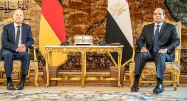 Sisi: Filistinlilerin zorla topraklarından çıkarılmasını reddediyoruz