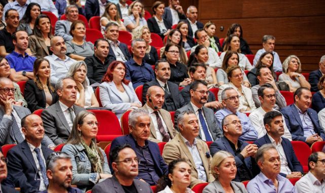 Soyer Türkiye’ye seslendi… Deniz feneri vurgusu!