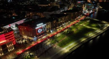 Ünlü gazeteciden flaş iddia: İzmir'de 100. Yıl kutlamaları iptal mi edildi?