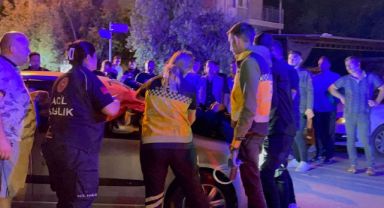 Ağızları açık bırakan kaza: Kaputun üzerine düştü!
