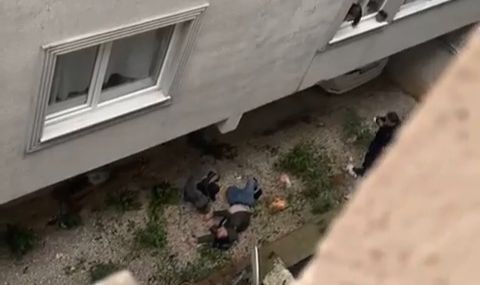 Aldatıldığı gerekçesiyle eşi bıçakla üzerine yürüdü, kendisini 2.kattan aşağıda buldu