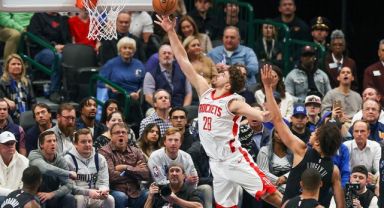 Alperen Şengün’den Dallas potasına 31 sayı