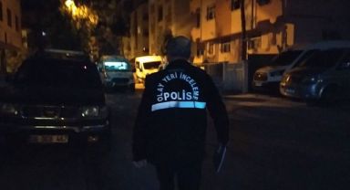 Baba-oğul kavgasını ayırmaya çalışan 3 kişi bıçaklandı
