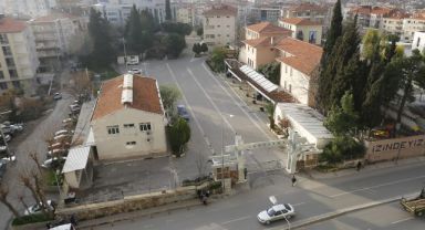 Başkan Batur’dan ‘eski jandarma alanı’ için acil boşaltılsın çağrısı!