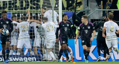 Bayern Münih Almanya Kupası’ndan, Manchester United İngiltere Lig Kupası’ndan elendi