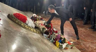 CHP Genel Başkanı Özgür Özel, Anıtkabir’i ziyaret etti