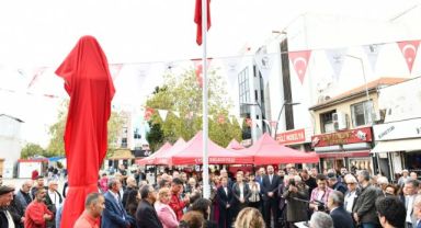 Çiğli Belediyesi “Devrim İçin 1935” anıtını ilk yerine taşındı