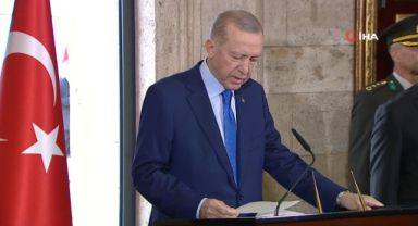 Devlet Erkanı Anıtkabir’de