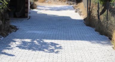 Efemçukuru kilit parke ile döşendi