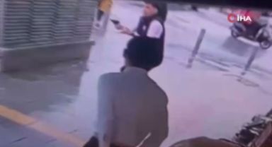 İzmir'de kalabalığın ortasında silahlı saldırı kamerada