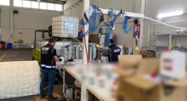 İzmir'de yılbaşı öncesi dev operasyon: Taklit etiketle basmışlar!