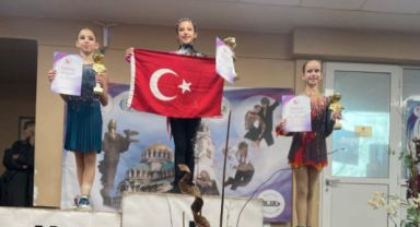 İzmirli sporcular buzdan üç madalya çıkardı