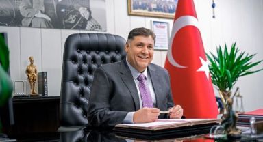 Menderes’te öğrencilerin cebi de yüzü de gülüyor