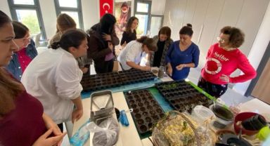 Meslek Fabrikası eğitimlerinde sertifika heyecanı