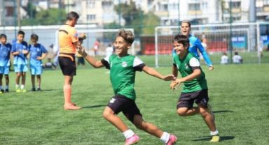 Narlıdere'nin minikleri play-off'u garantiledi