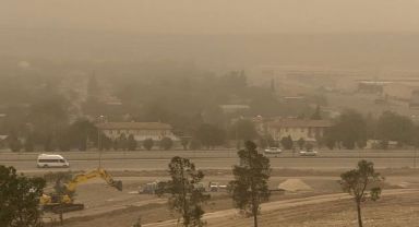 Suriye üzerinden gelen toz bulutu Ceylanpınar semalarını kapladı