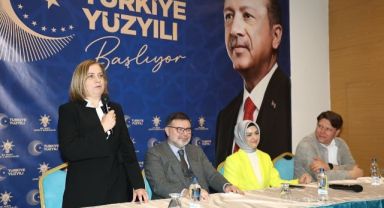 AK Parti İzmir Kadın Kolları’nda devir teslim töreni