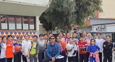 Çiğli Belediyesi’nden okullara spor malzemesi desteği