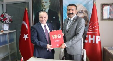 Çiğli’de Niyazi Arslan’dan aday adaylık başvurusu!