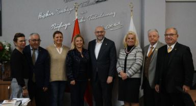 Dr. Buğra Gökce, genç meslektaşlarının fikirlerini dinledi