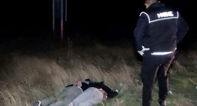 ‘Dur’ ihtarına uymayıp kaçtı! Gaza basınca polis memuruna çarptı!