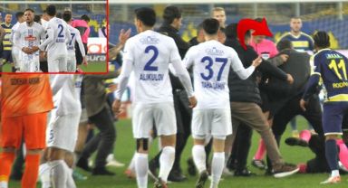 Hakem Halil Umut Meler’e saha içerisinde yumruk atıldı